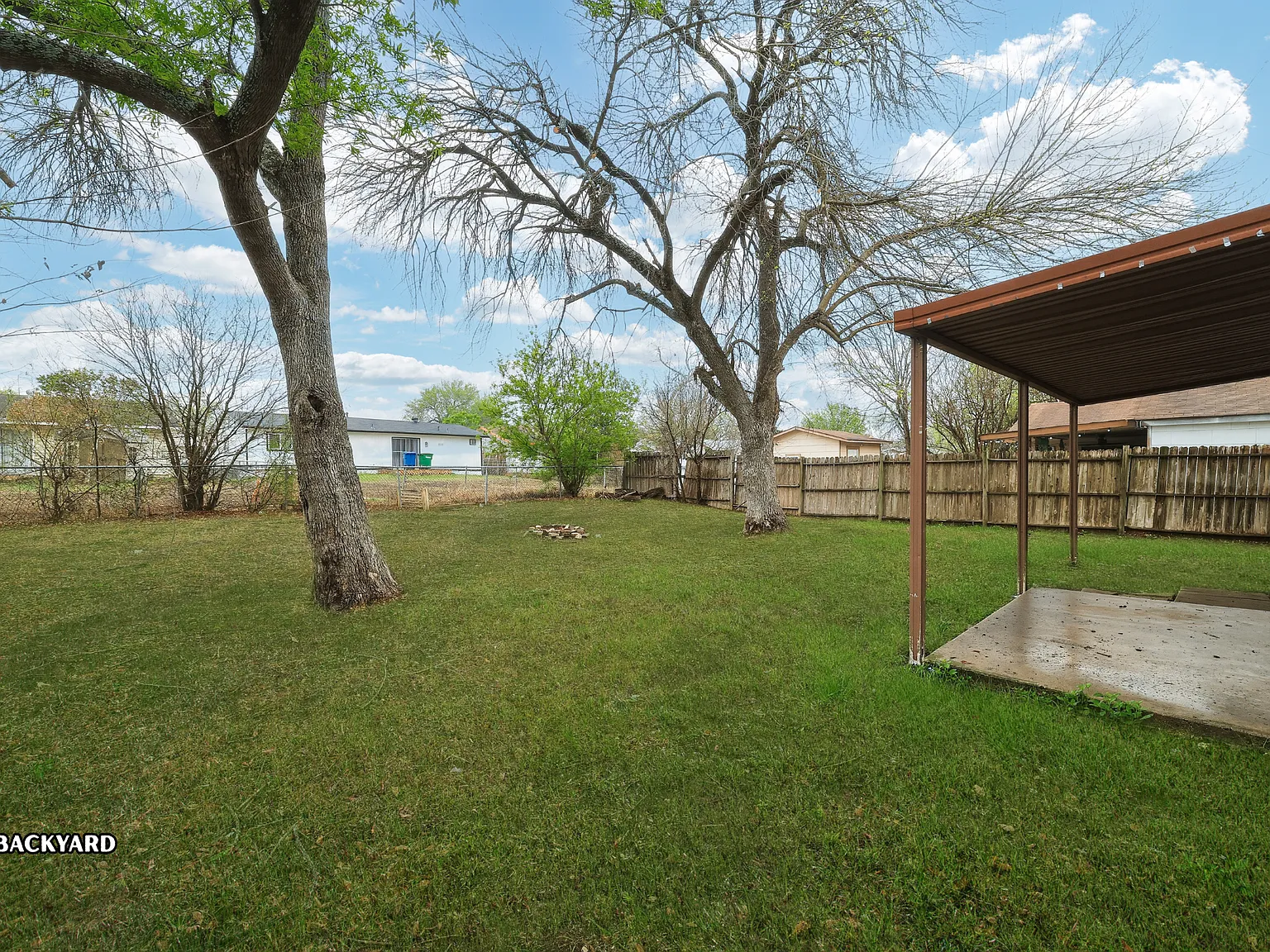 3 bed, 980 sqft, $1,490 — Photo 3