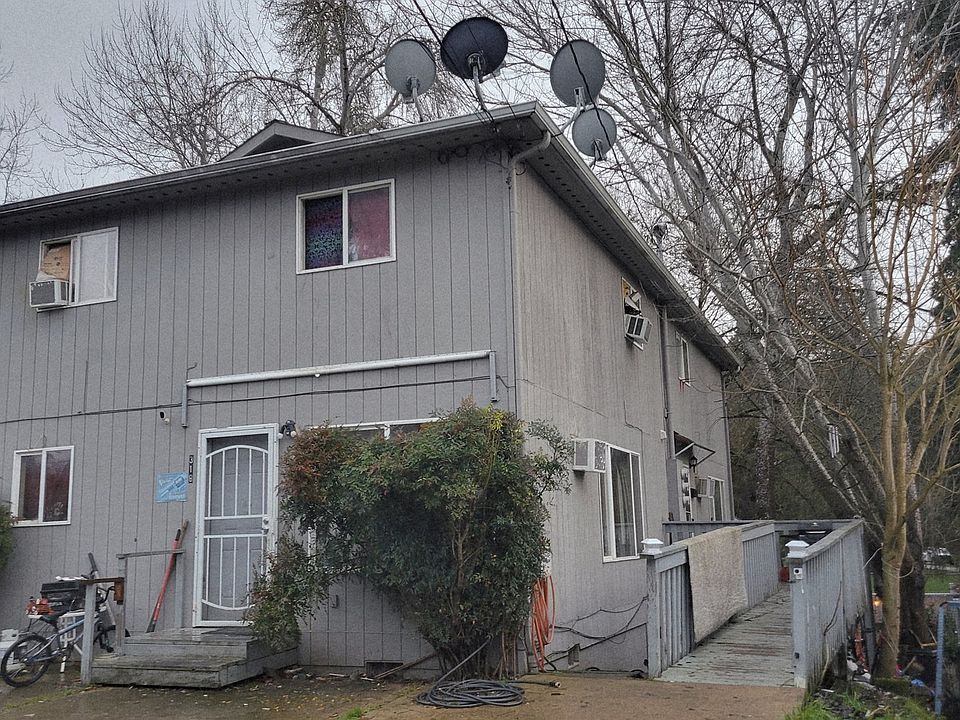 1st image of 318 NE Howland St
