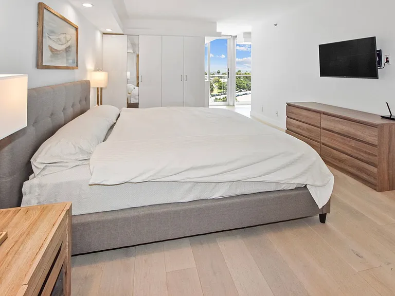 1820 Avenida Del Mundo #606 — Photo 15