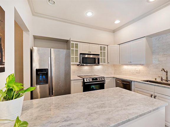3rd image of 1307 Kinney Ave APT 140