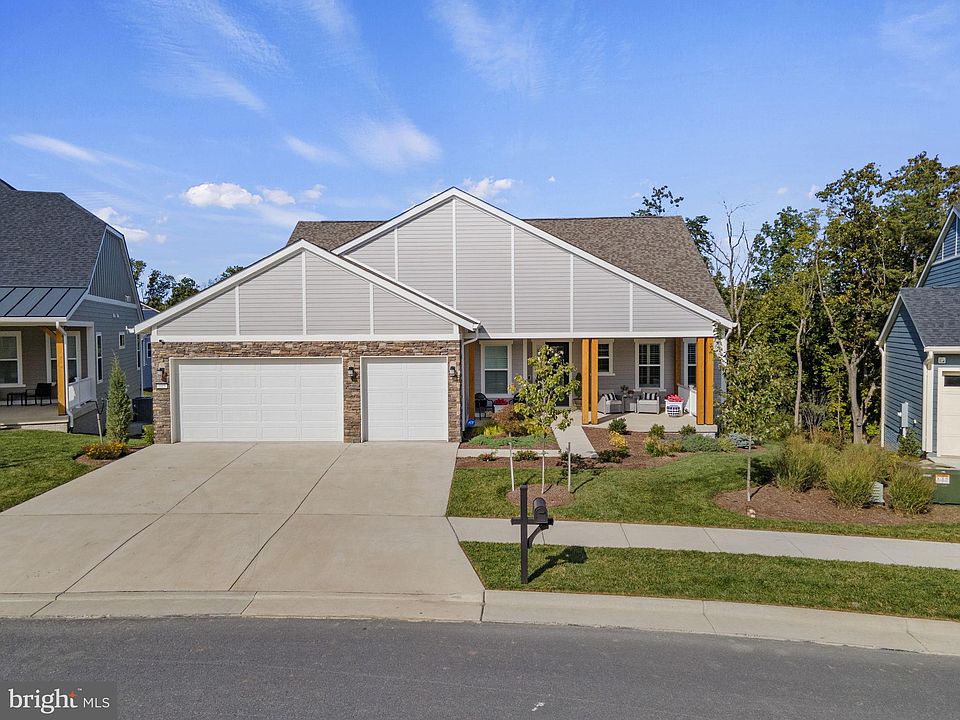 1st image of 115 Stonecrop Ct