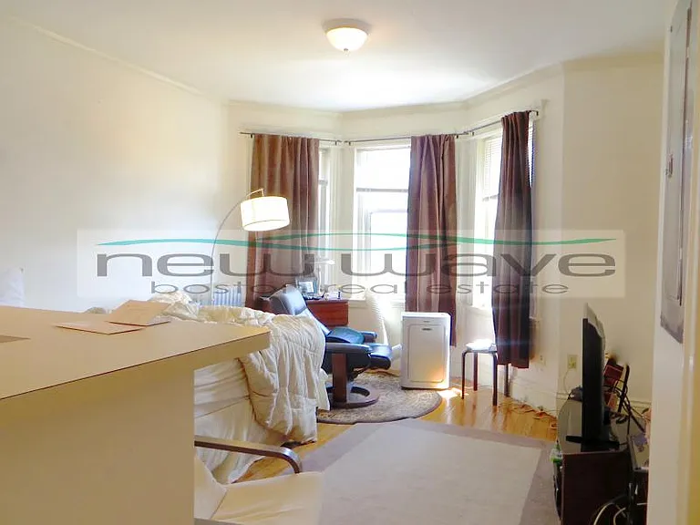 104 Queensberry St #7 — Photo 6
