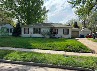 403 Linden Ave, Vermillion, SD 57069