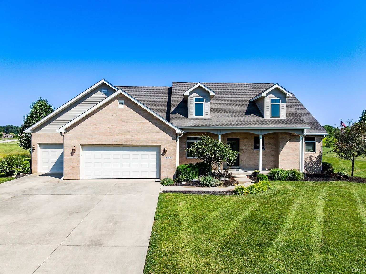 5212 W Shoreline Ter, Muncie, IN 47304 | Zillow