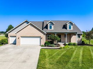 5212 W Shoreline Ter, Muncie, IN 47304
