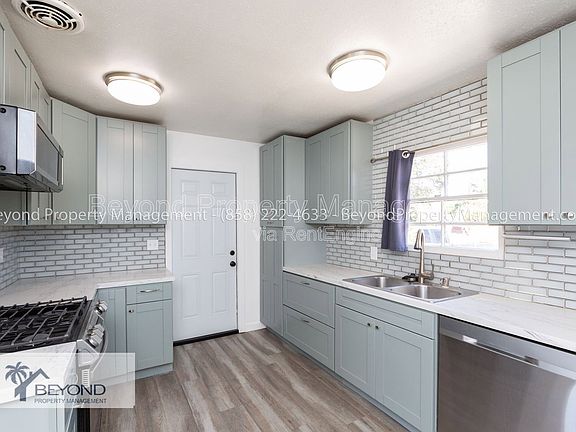 4th image of 5207 Irwin Ave