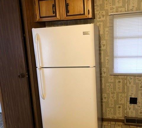 4th image of 63 Virginia Manor Dr E
