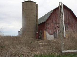 21016 Holly Rd, Sterling, IL 61081