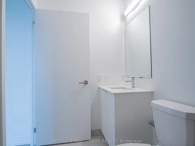 1660 Bloor St W #913 — Photo 14