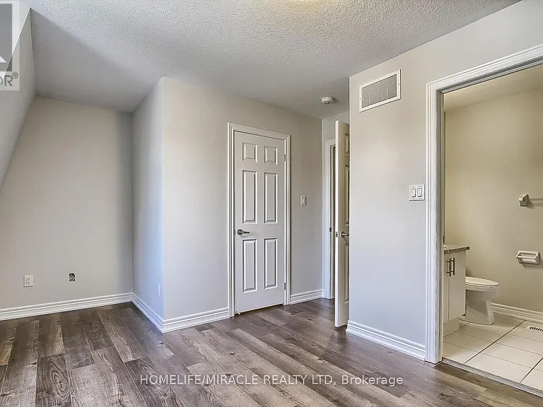 70 Knotty Pine Ave — Photo 22