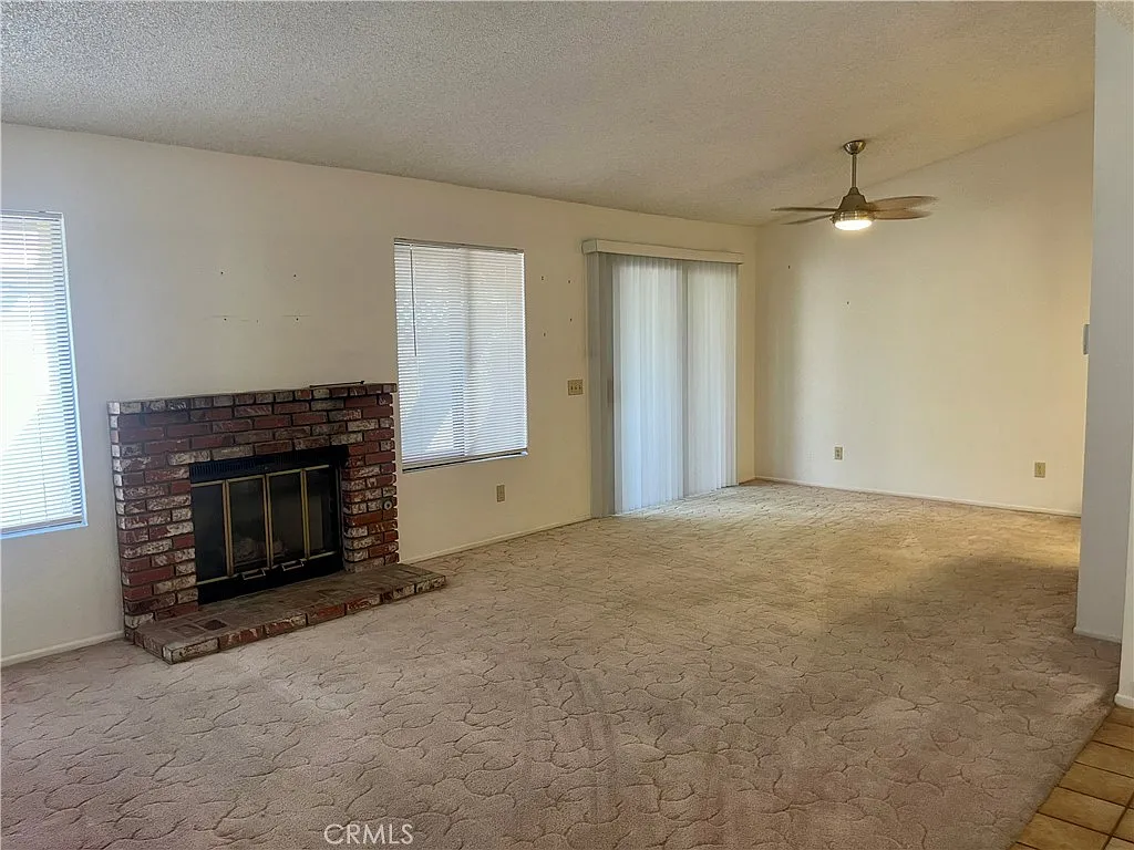 2 bed, 879 sqft, $1,650 — Photo 3