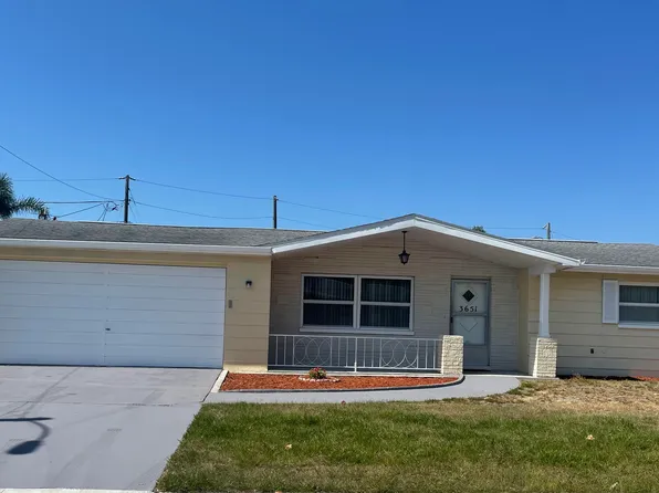 3651 Dickens Dr, Holiday, FL 34691