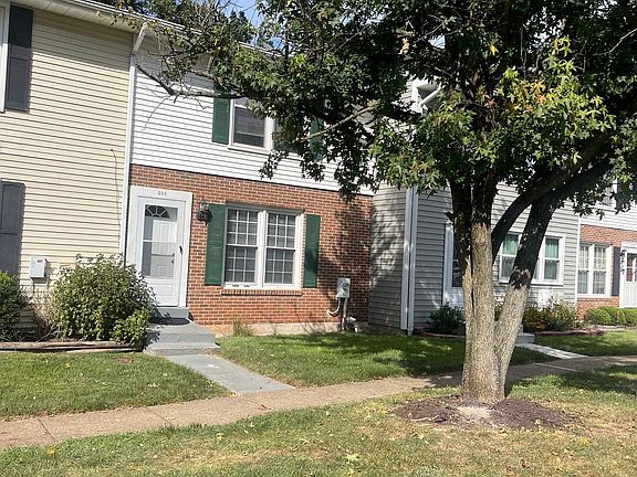 2nd image of 306 Woodleaf Ct