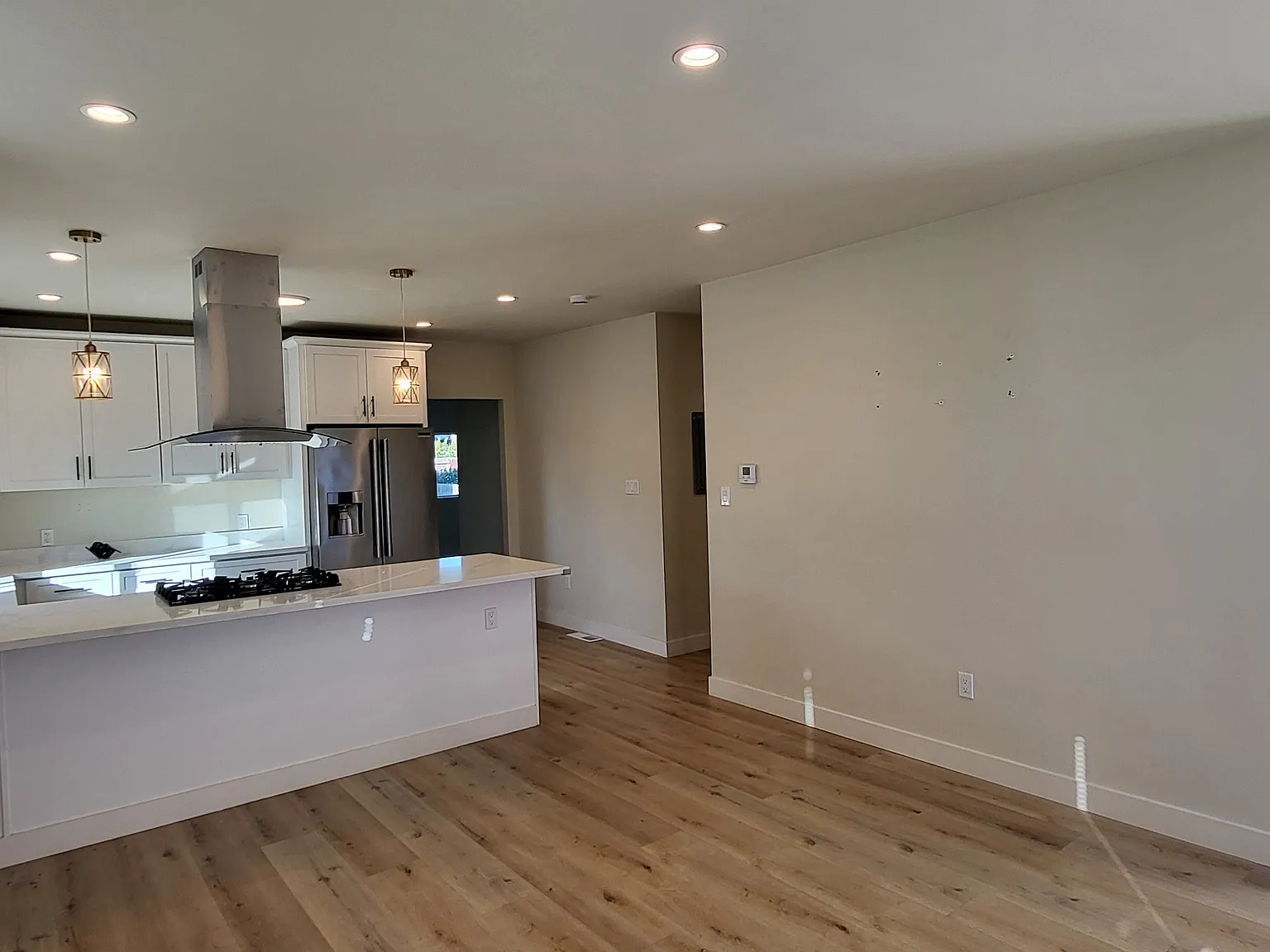 3 bed, 1.5 bath, 1088 sqft, $3,350 — Photo 3