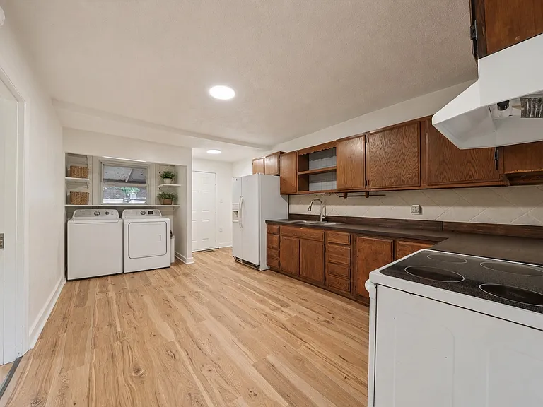 1815 Fay St — Photo 9