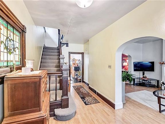 4th image of 106 Elmont St