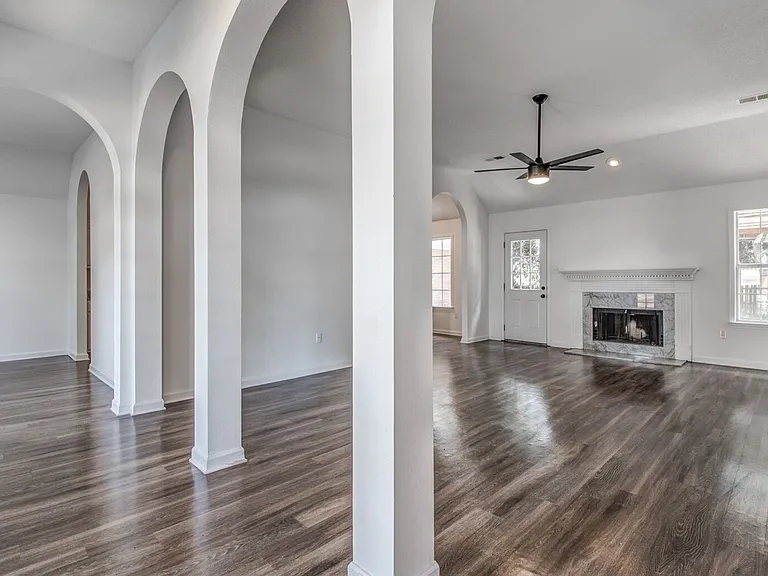 5624 Annandale Dr — Photo 3