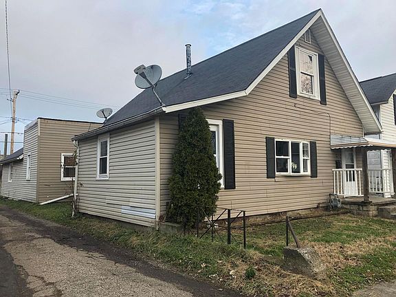 2nd image of 40 Poplar Ave