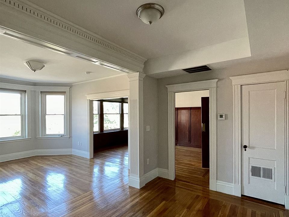 landlord_unit_photo_67850144_4