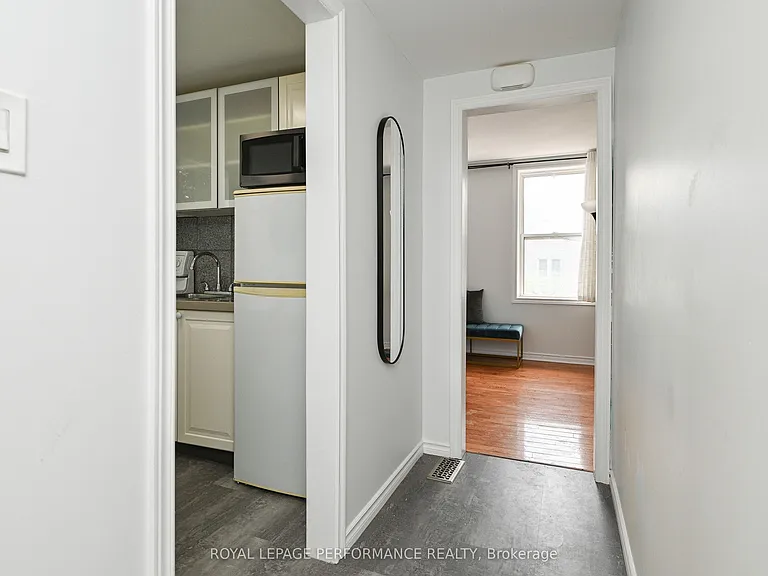 123 Pamilla St W #2 — Photo 4