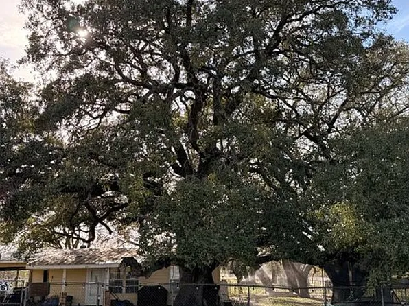 8651 W Fm 476, Poteet, TX 78065