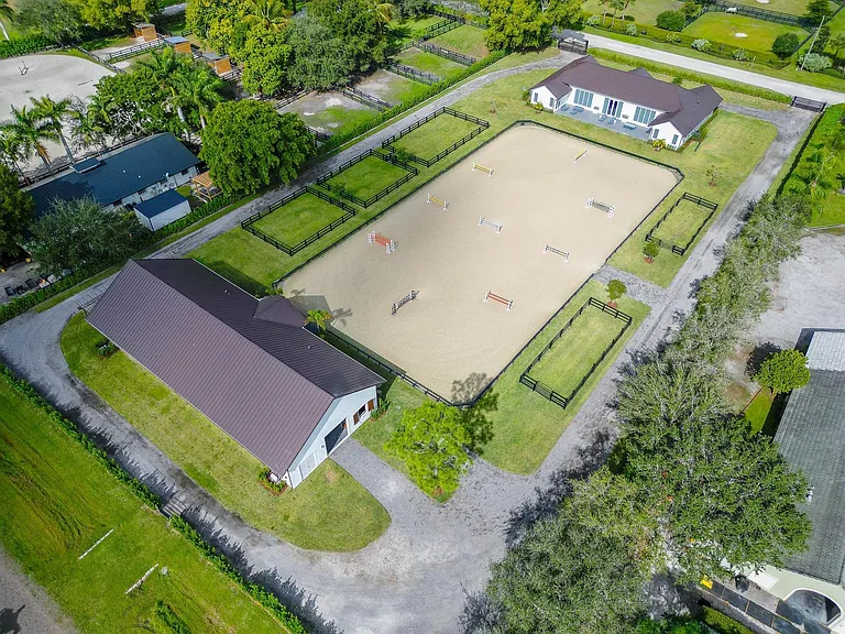 2889 Appaloosa Trl — Photo 45