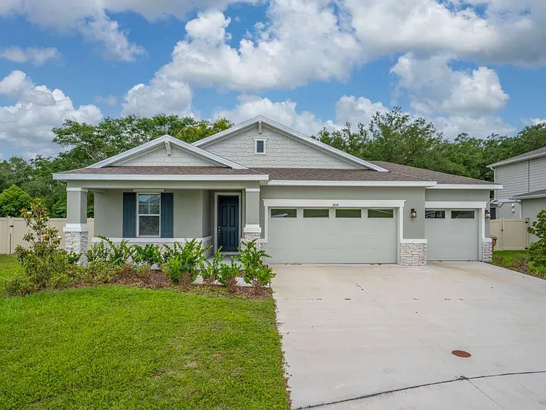 1434 Maddie Berry Ln — Photo 3