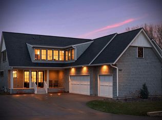 1367 Windy Rdg, Mendota, MN 55150