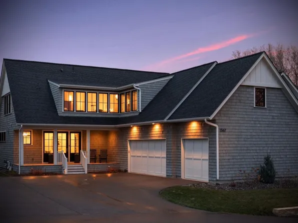 1367 Windy Rdg, Mendota, MN 55150