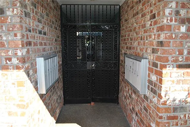 1419 Milan St #206 — Photo 2