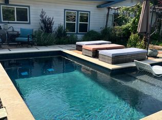 905 Skyline Dr, Spicewood, TX 78669