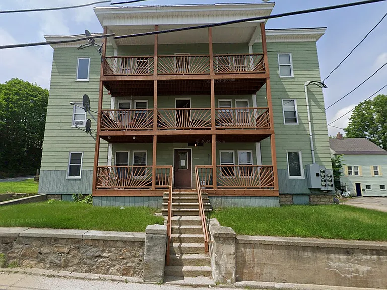 95 Maine Ave #3A — Photo 1