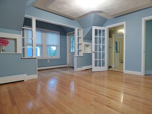 3rd image of 90 Pacific St #2