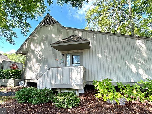 3rd image of 39347 W Pine Ct #1023C