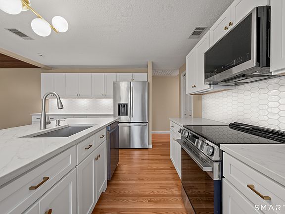 5th image of 252 Blue Ridge Drive