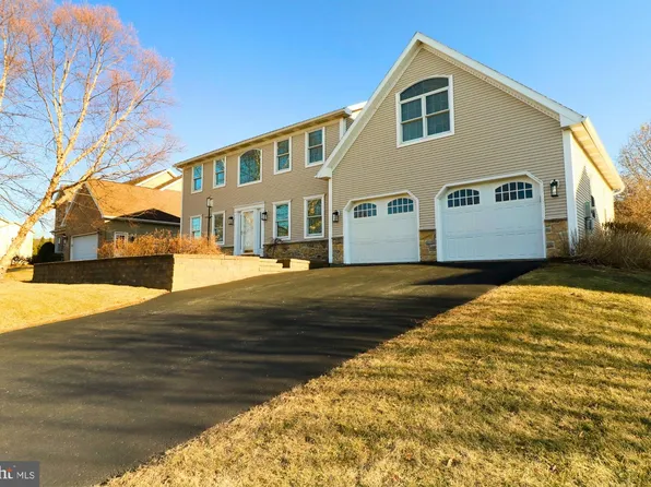 110 Sunday Dr, State College, PA 16801