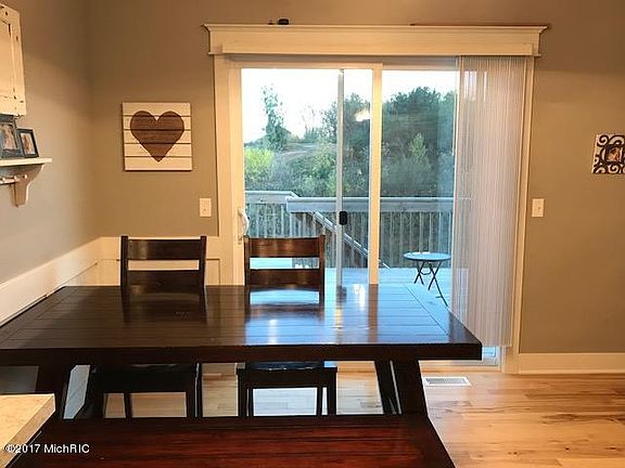 5th image of 923 Green Meadows Dr