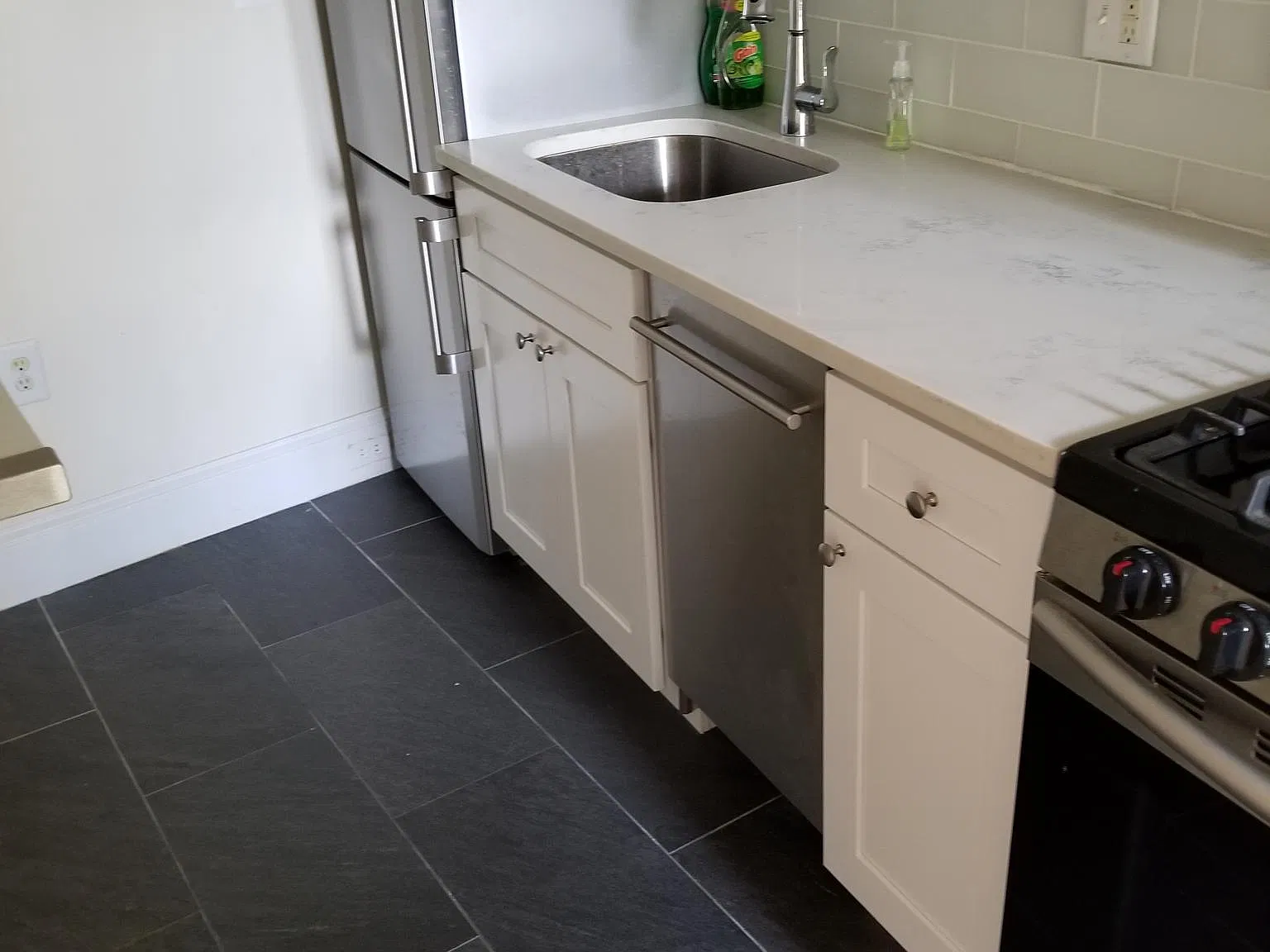 2 bed, 950 sqft, $1,700 — Photo 2