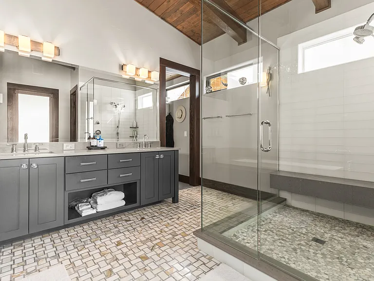 Ensuite Bathroom 1 with Shower