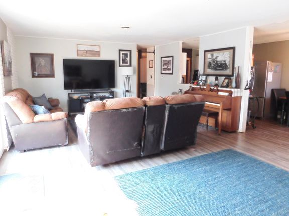 5th image of 717 Redbud Dr