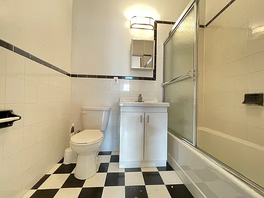 Rented by Silver Line Realty Group NY LLC | media 3