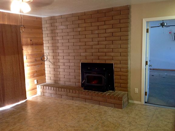 5th image of 727 N Acacia St