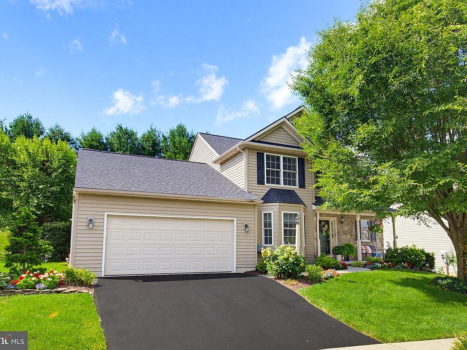1st image of 20 Cedar Chase Dr
