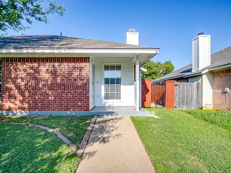 5323 Northridge Blvd — Photo 12