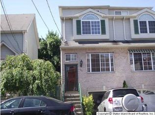 30 Berry Ct, Staten Island, NY 10309