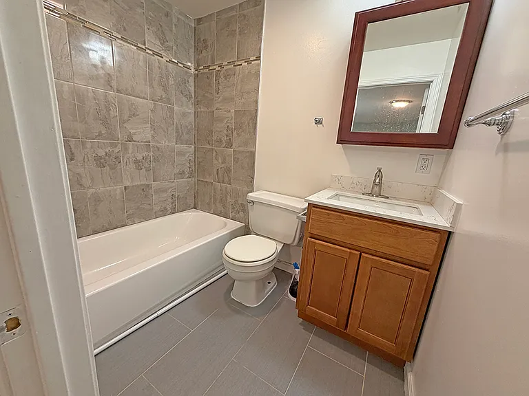 2539 Grande Vista Ave #3 — Photo 2