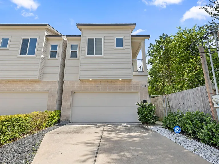 4618 Nichols St #A — Photo 2