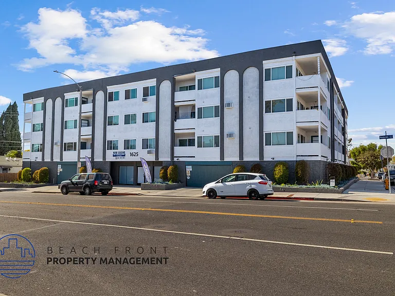 1625 Redondo Ave. — Photo 21