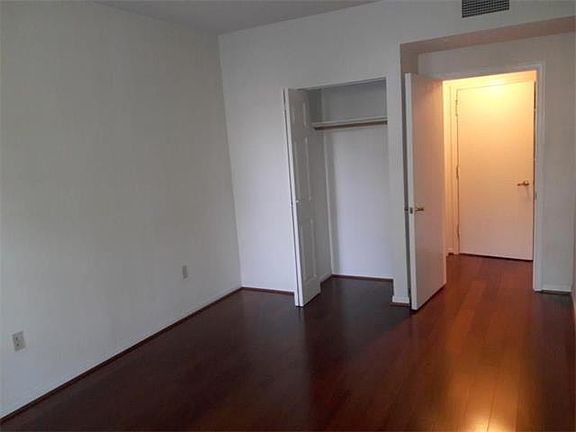 3rd image of 550 Ortega Ave APT B122