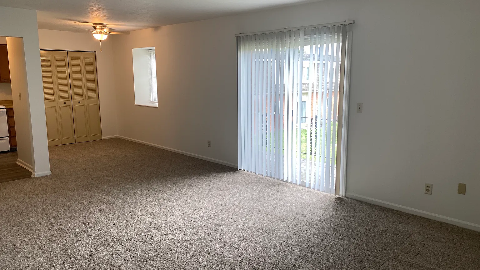 1718 Plymouth Dr #27-C photo 1